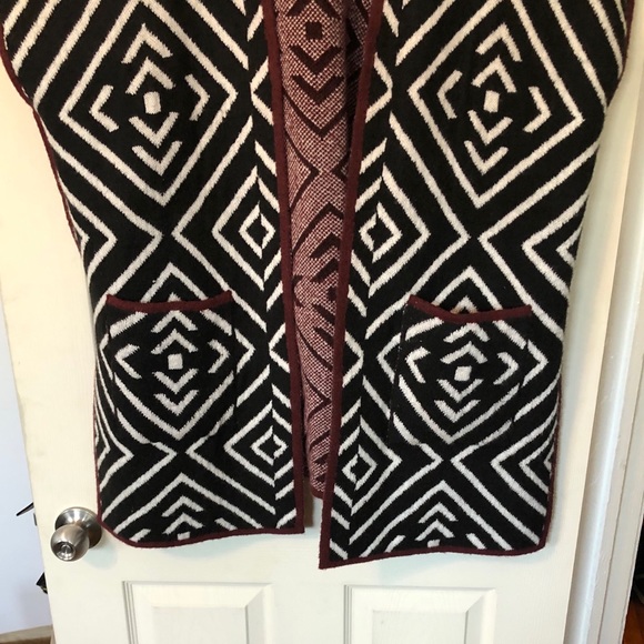 Poncho sweater - Picture 2 of 2